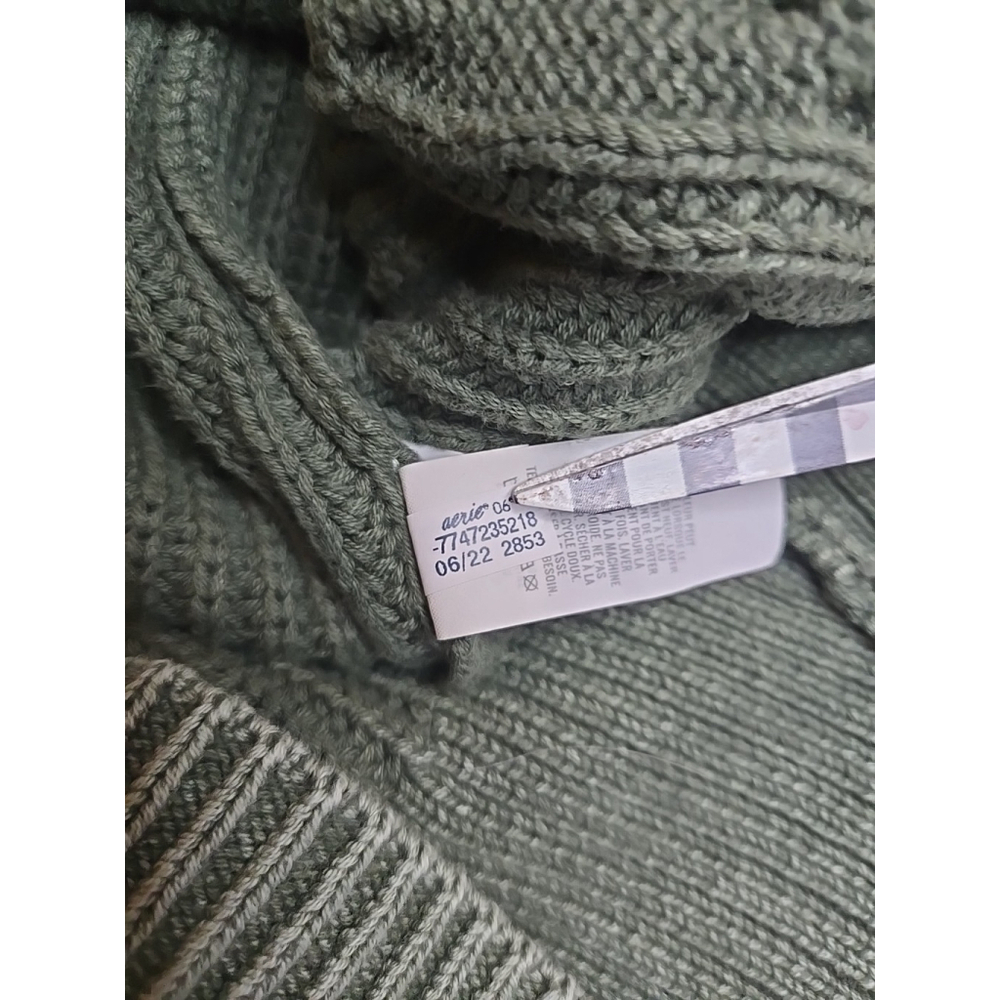 Aerie Women's Green Cable Knit V-Neck Slouchy Long Sleeve Sweater Size Small - Picture 9 of 9